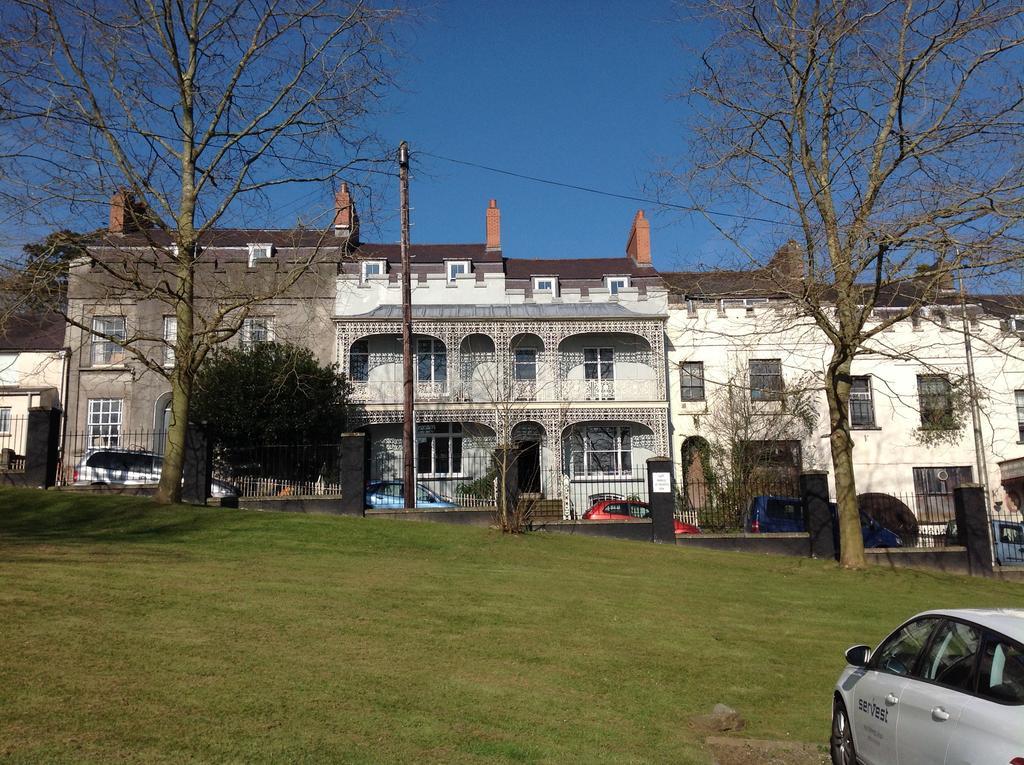 8A Spring Gardens Hotel Haverfordwest Luaran gambar