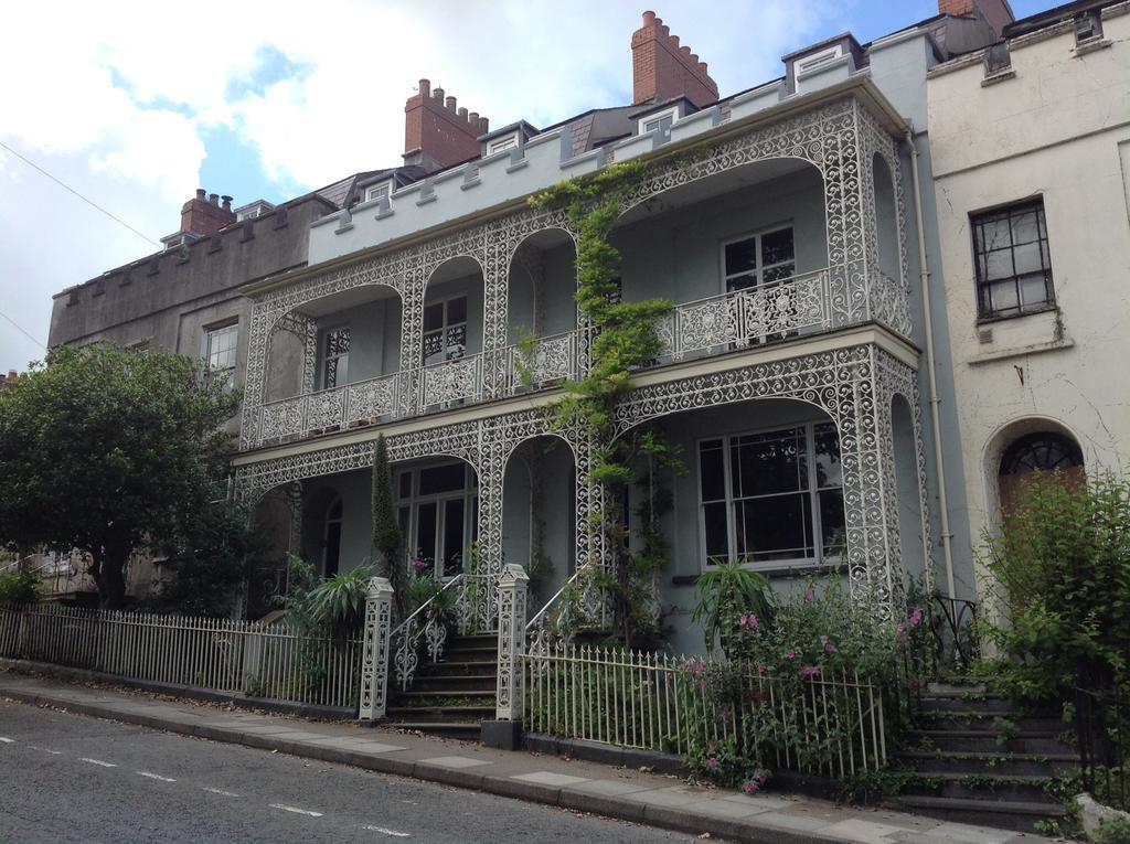 8A Spring Gardens Hotel Haverfordwest Luaran gambar
