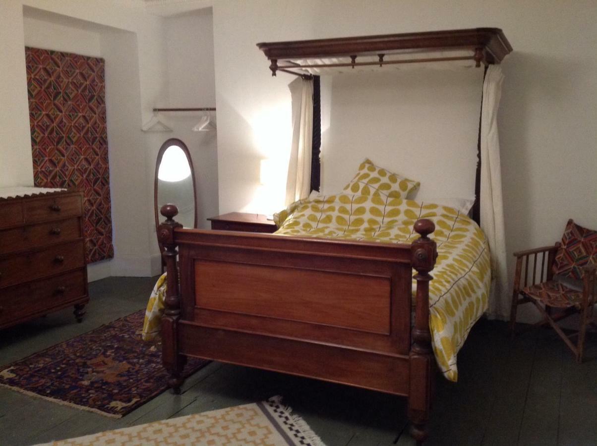 8A Spring Gardens Hotel Haverfordwest Luaran gambar